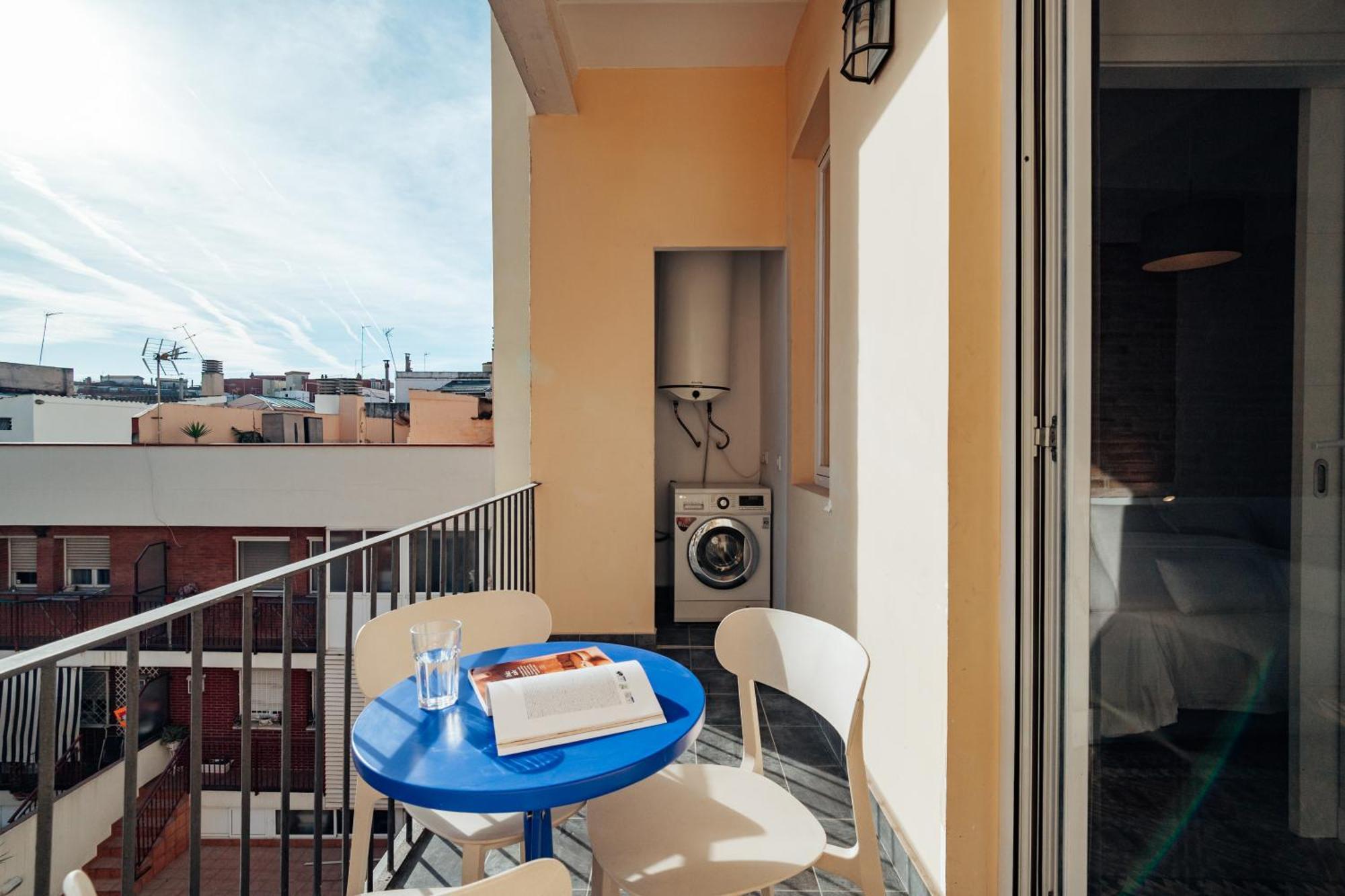 Design Apartments By Olala Homes لوسبيتاليت دي يوبريغات المظهر الخارجي الصورة